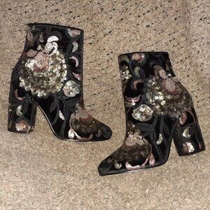 ALDO-Black Velvet Booties/Embroidered/Sequins-Leather Insole-Side Zip-SZ 7-NWOB